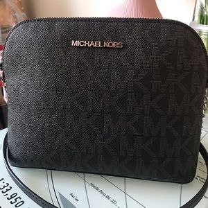 Michael Kors Cindy LG Dome Crossbody Bag